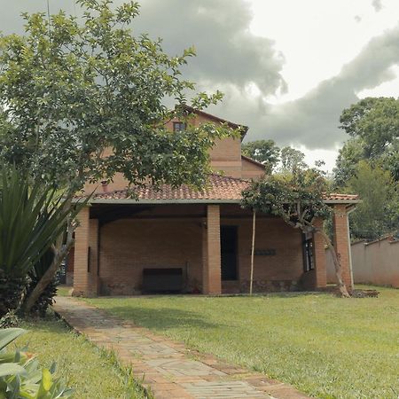 Em Tiradentes, Minas Gerais, Casa Tipica E Espacosa Em Terreno Arborizado Bagian luar foto
