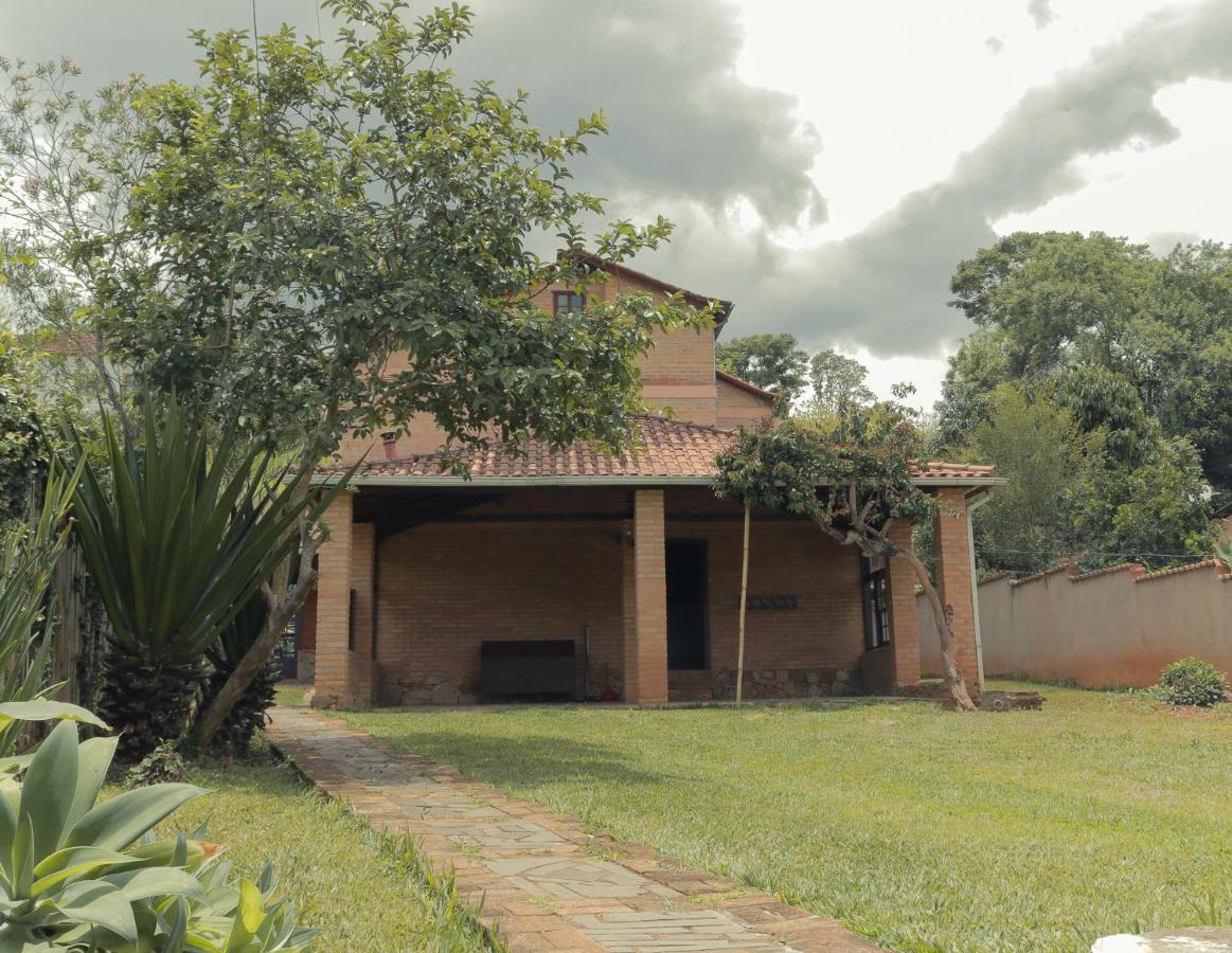 Em Tiradentes, Minas Gerais, Casa Tipica E Espacosa Em Terreno Arborizado Bagian luar foto